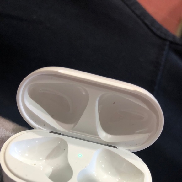 AirPods